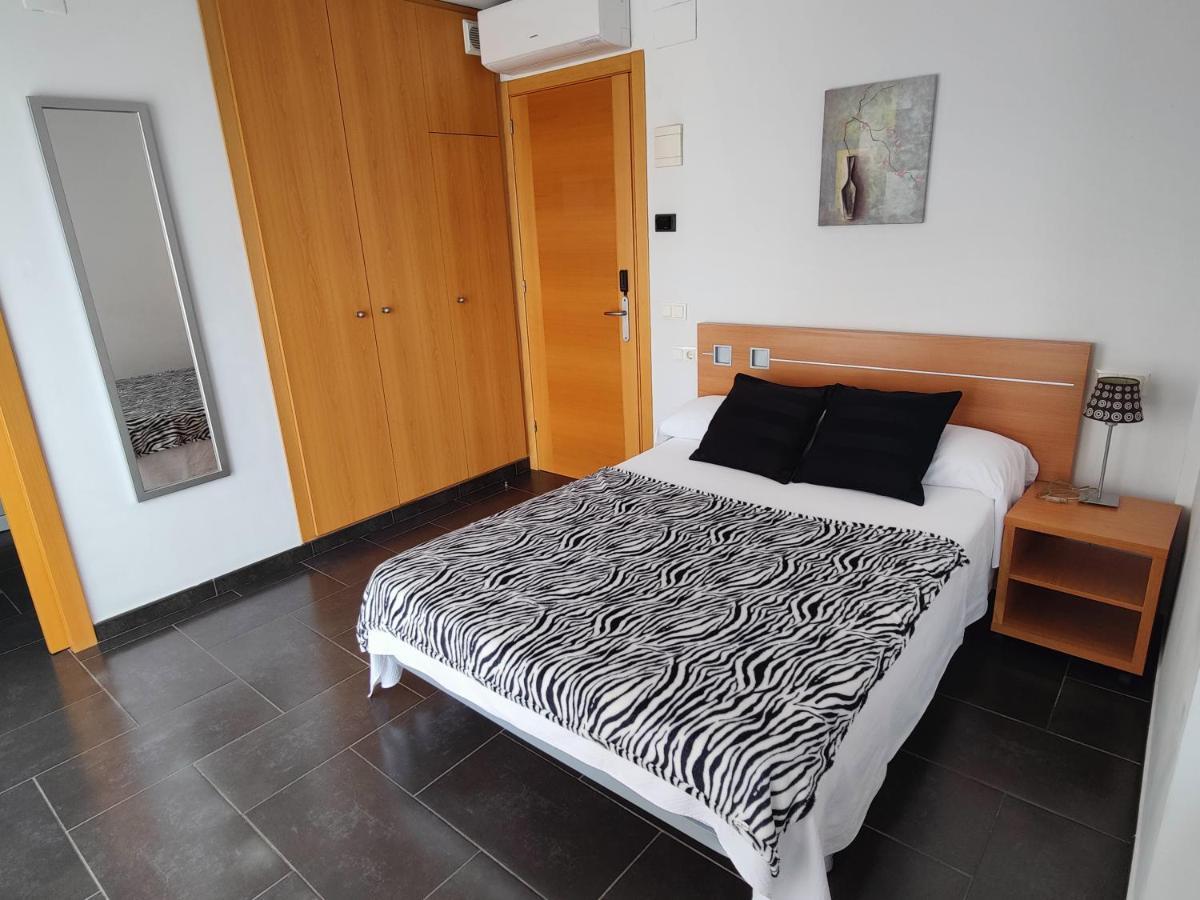 Hostal Manel Пинеда-де-Мар Экстерьер фото