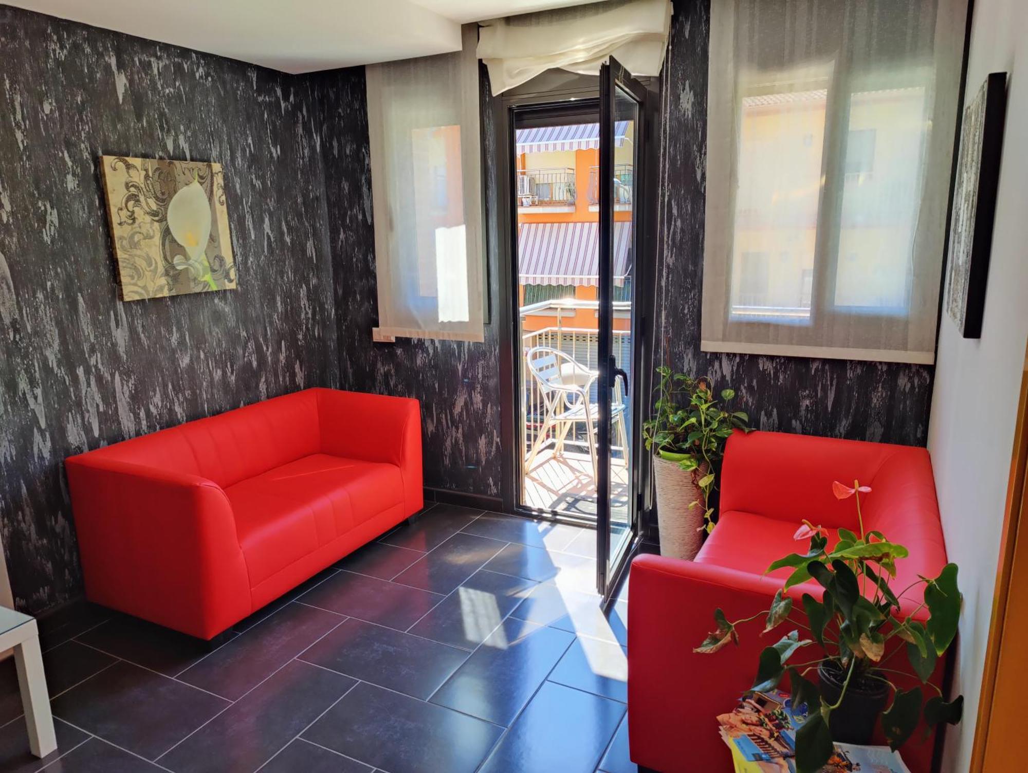 Hostal Manel Пинеда-де-Мар Экстерьер фото