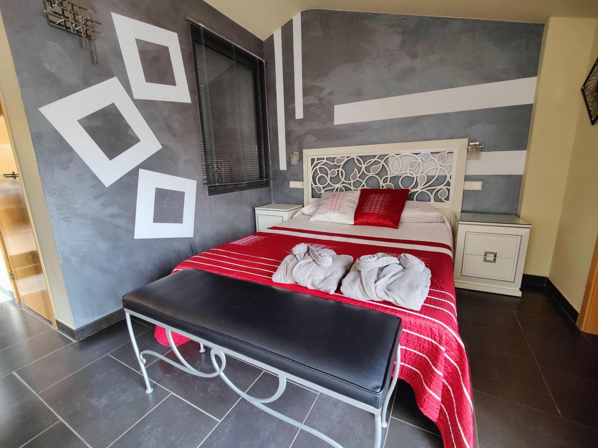 Hostal Manel Пинеда-де-Мар Экстерьер фото